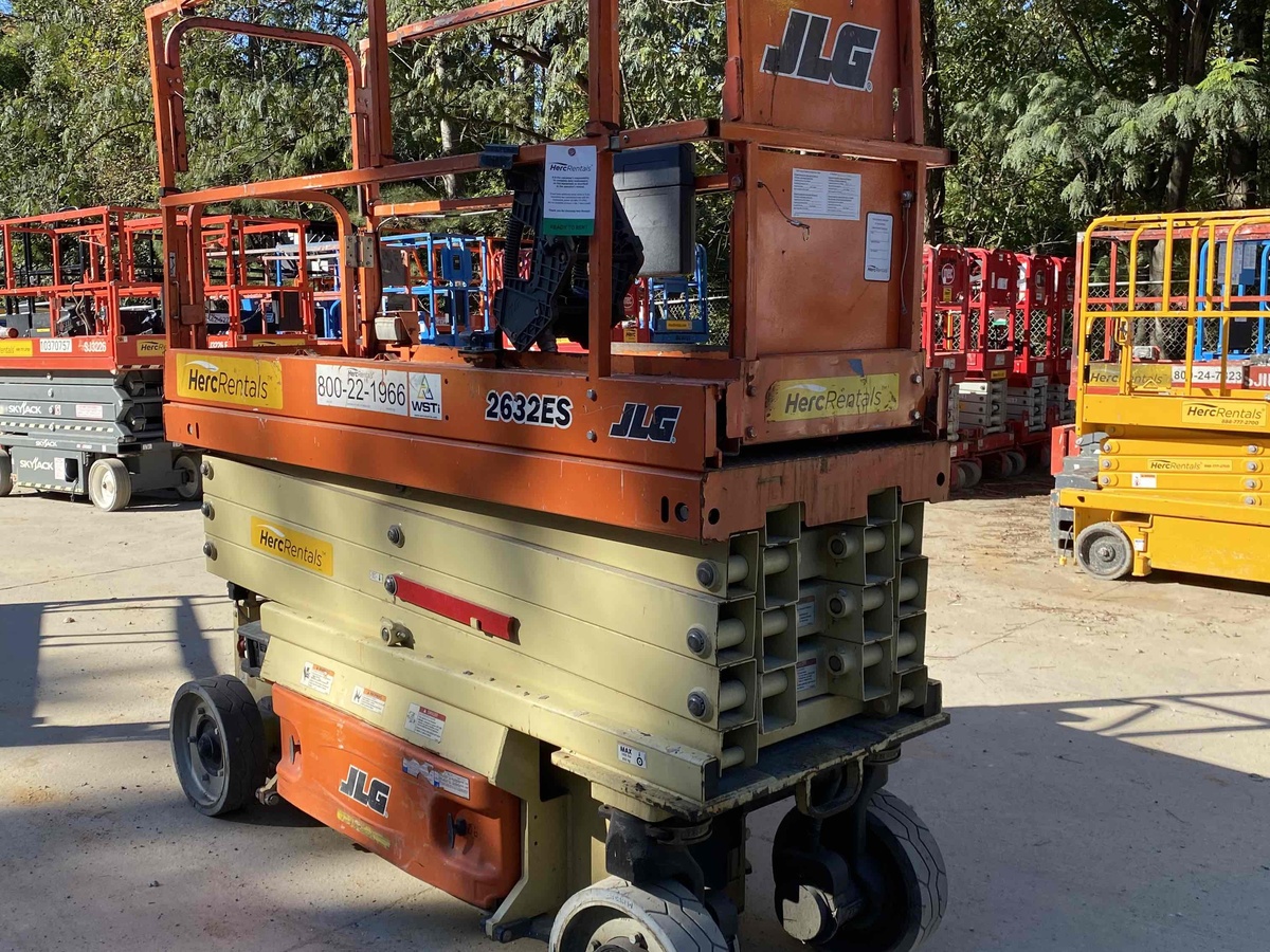 2018 JLG 2632ES-4