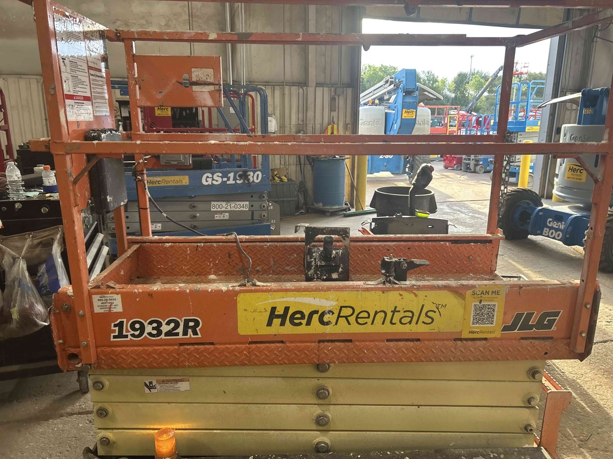 2018 JLG 1932R-3