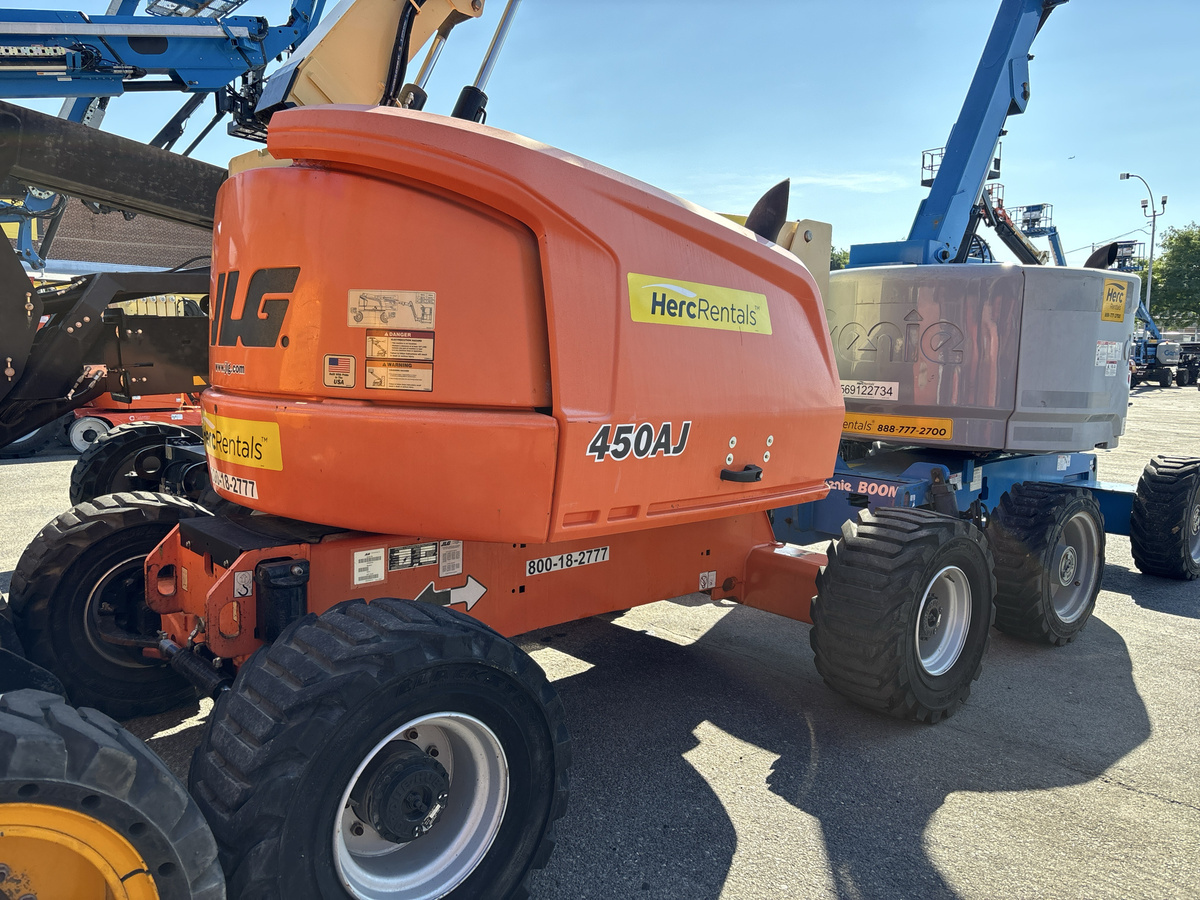 2017 JLG 450AJ-3