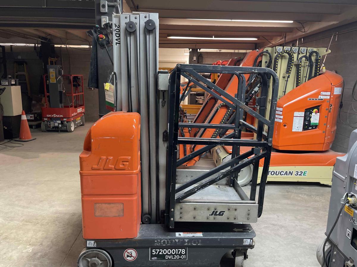 2002 JLG 20DVL
