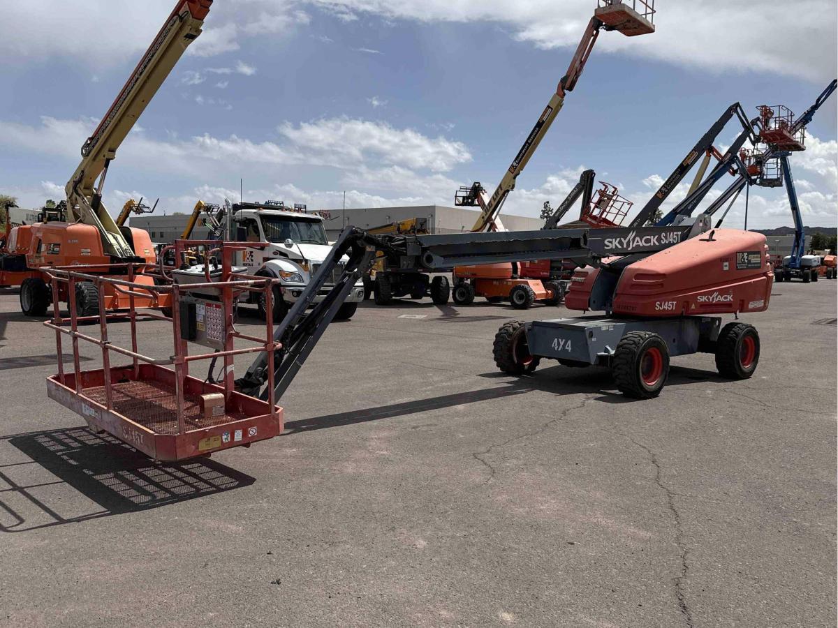 2017 Skyjack SJ45 T