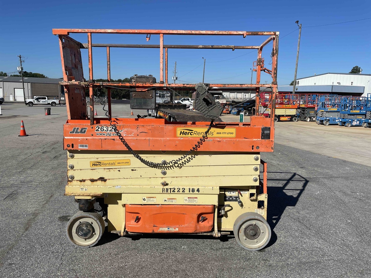 2016 JLG 2632ES