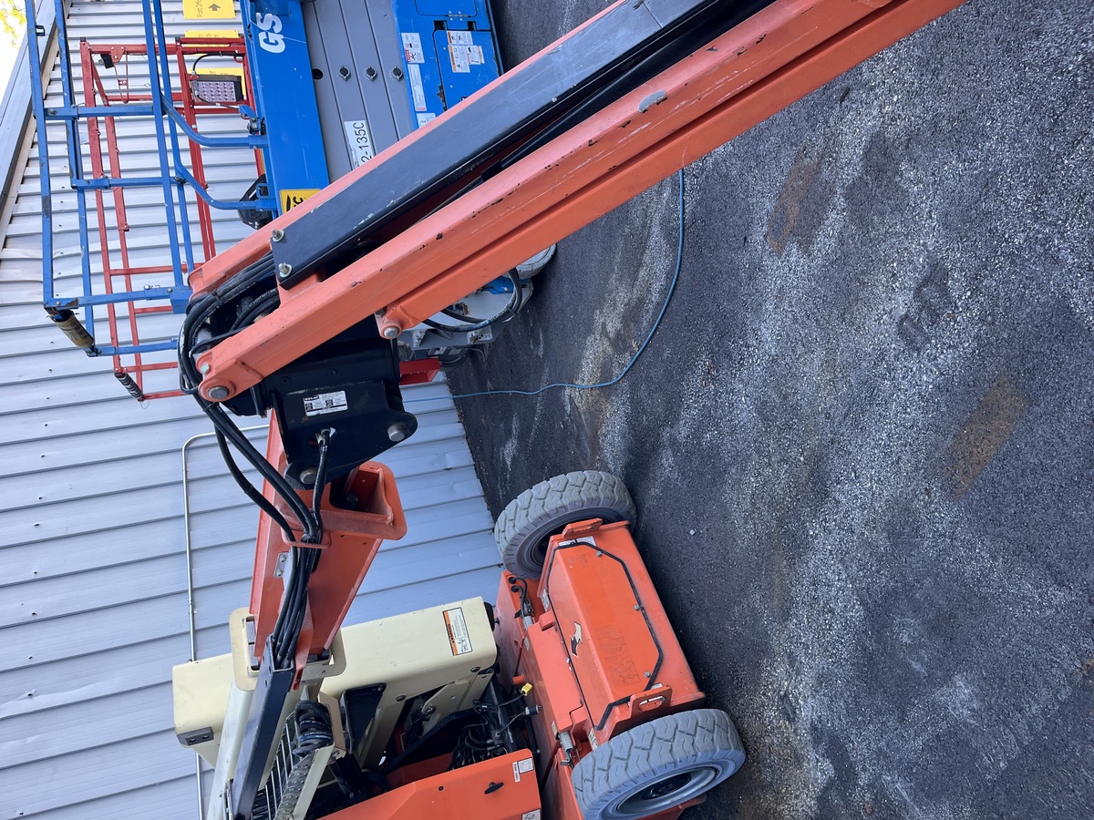 2015 JLG E300AJP-5
