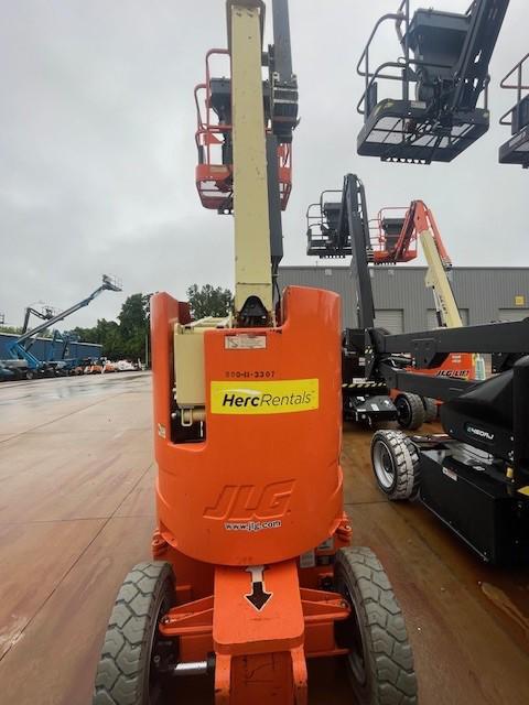 2016 JLG E300AJP