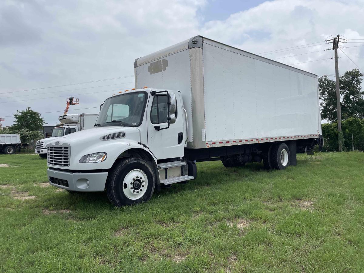 2021 Freightliner M2106