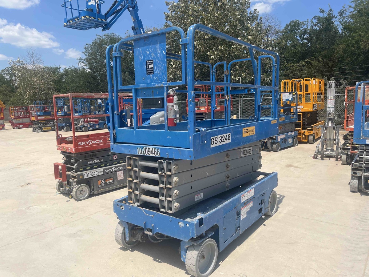 2017 Genie GS-3246-5