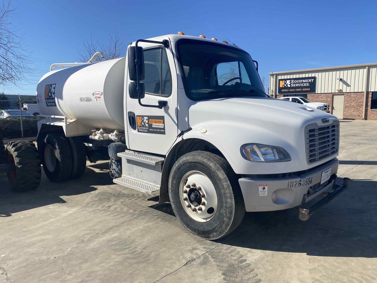 2019 Freightliner M2106