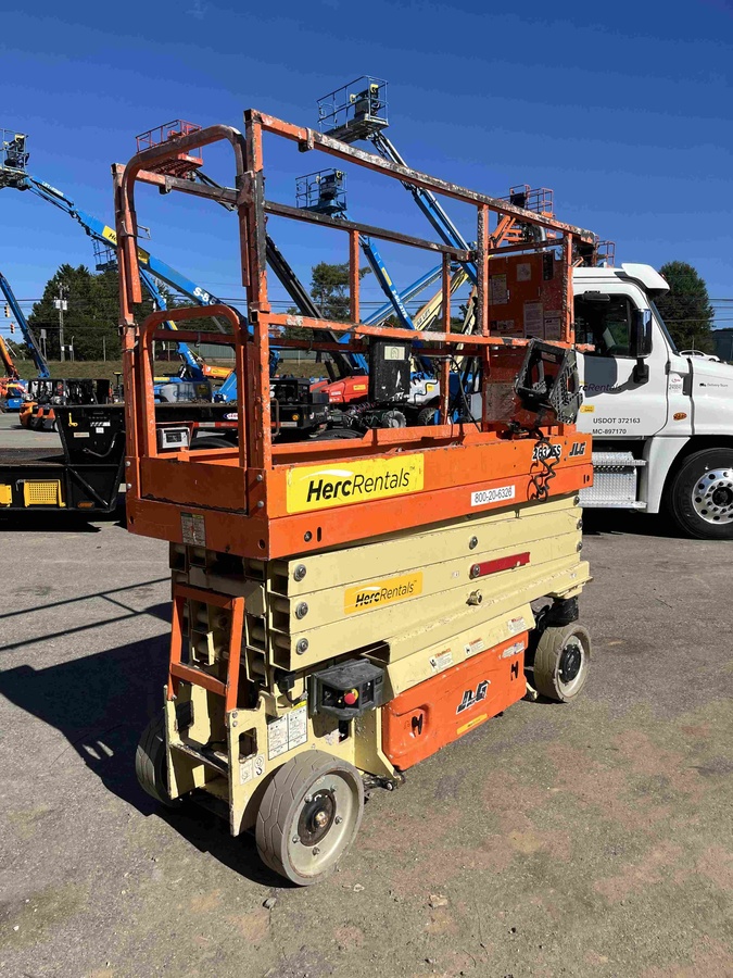 2018 JLG 2632ES-3