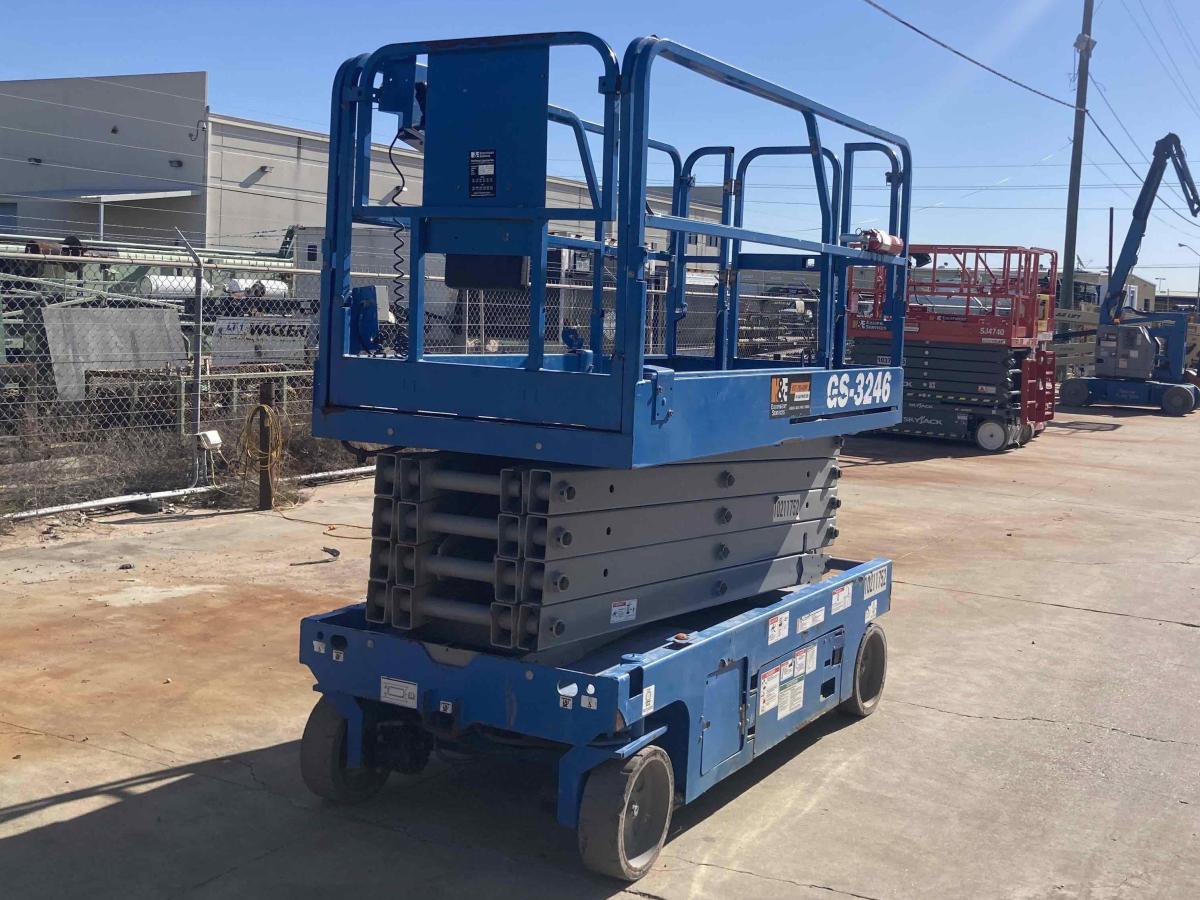 2017 Genie GS-3246-1