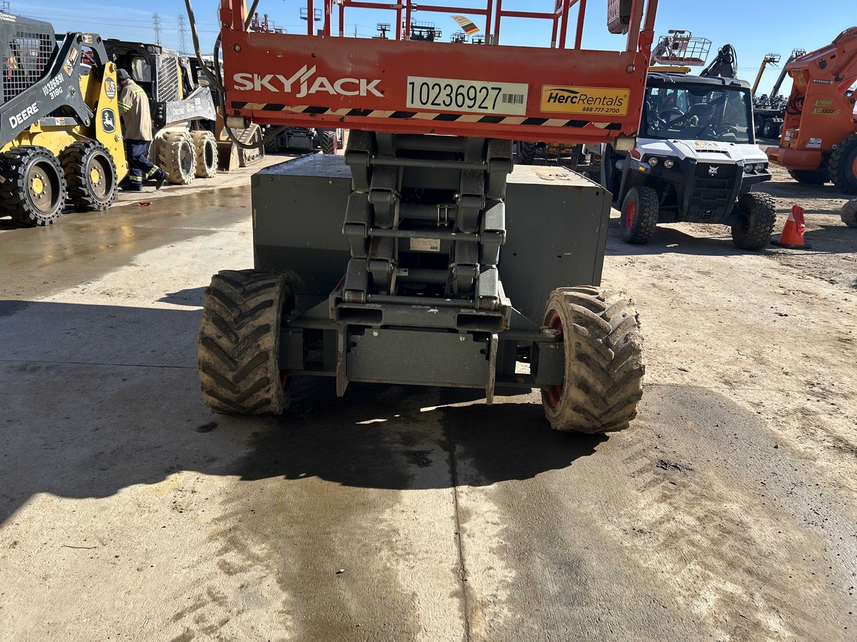 2018 Skyjack SJ-6832RT-13
