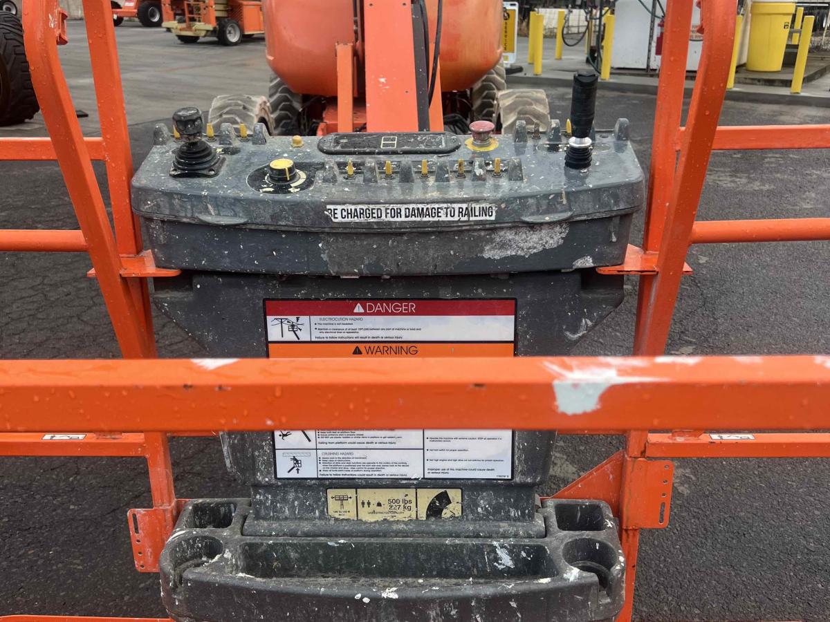 2005 JLG 600AJN Narrow-14