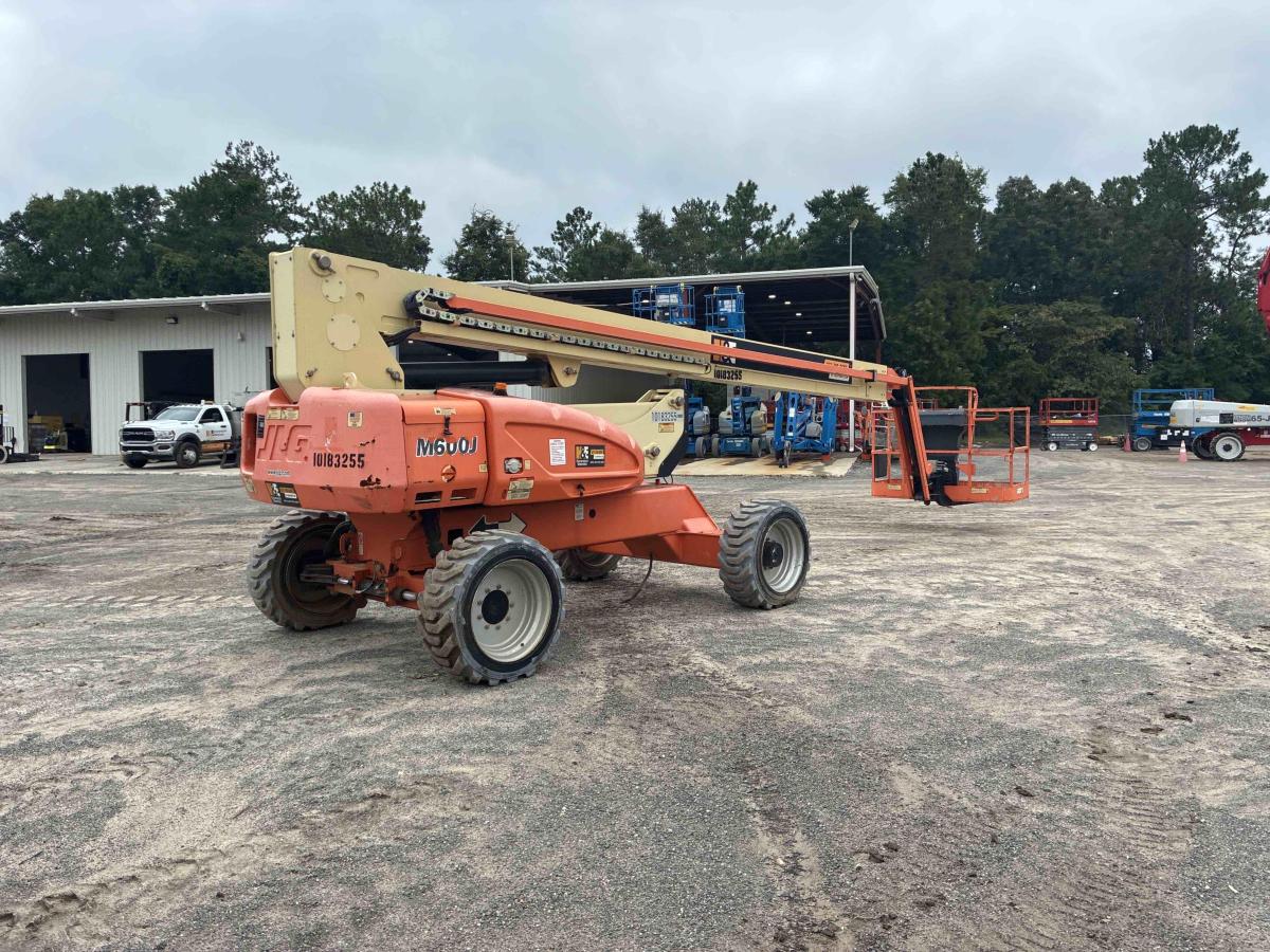 2016 JLG M600J-3