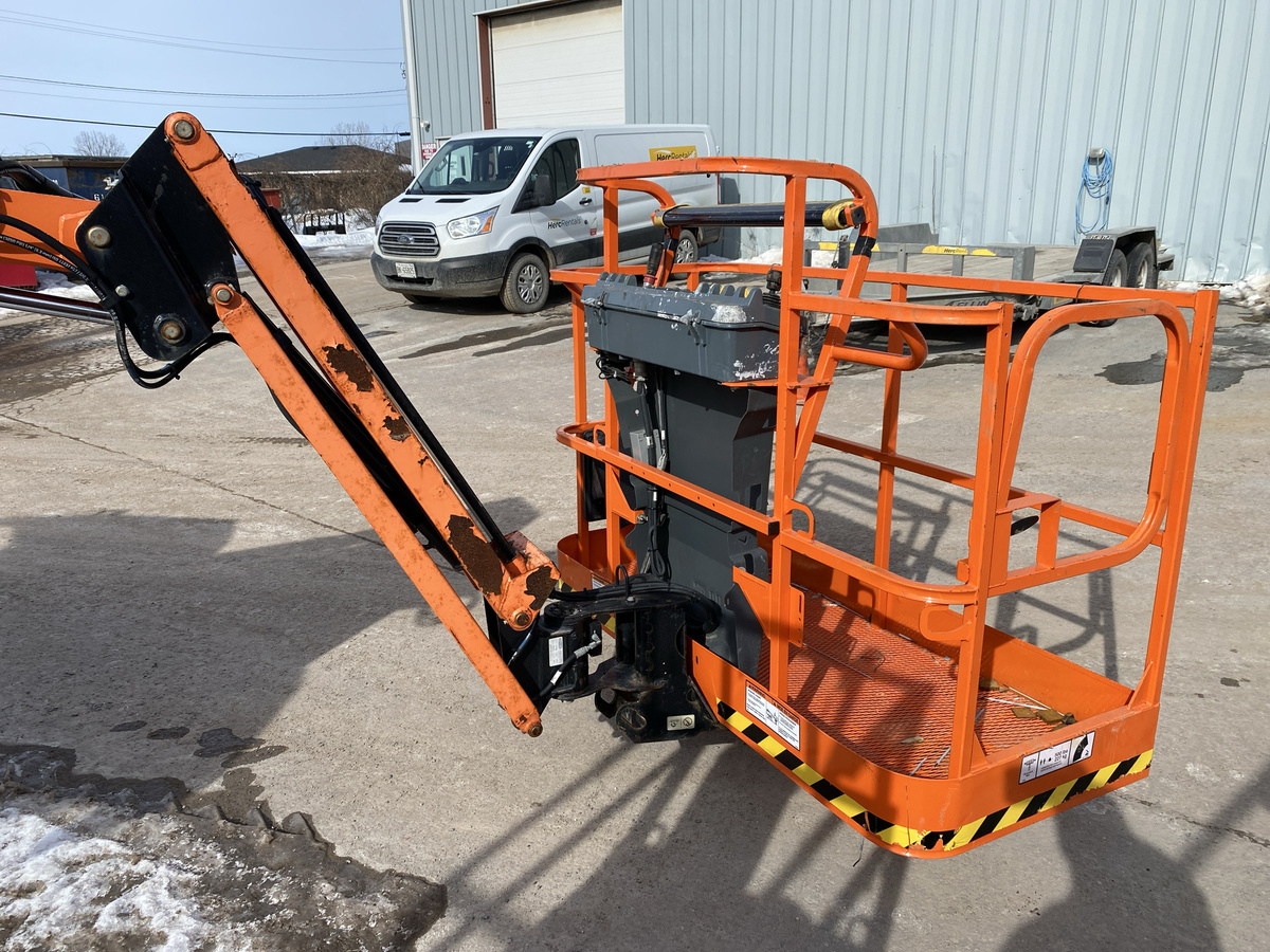 2017 JLG 450AJ-10