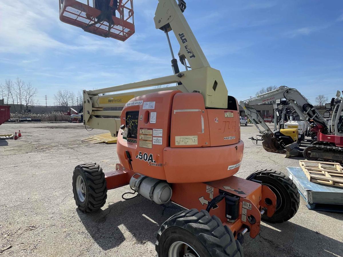 2013 JLG 450AJ