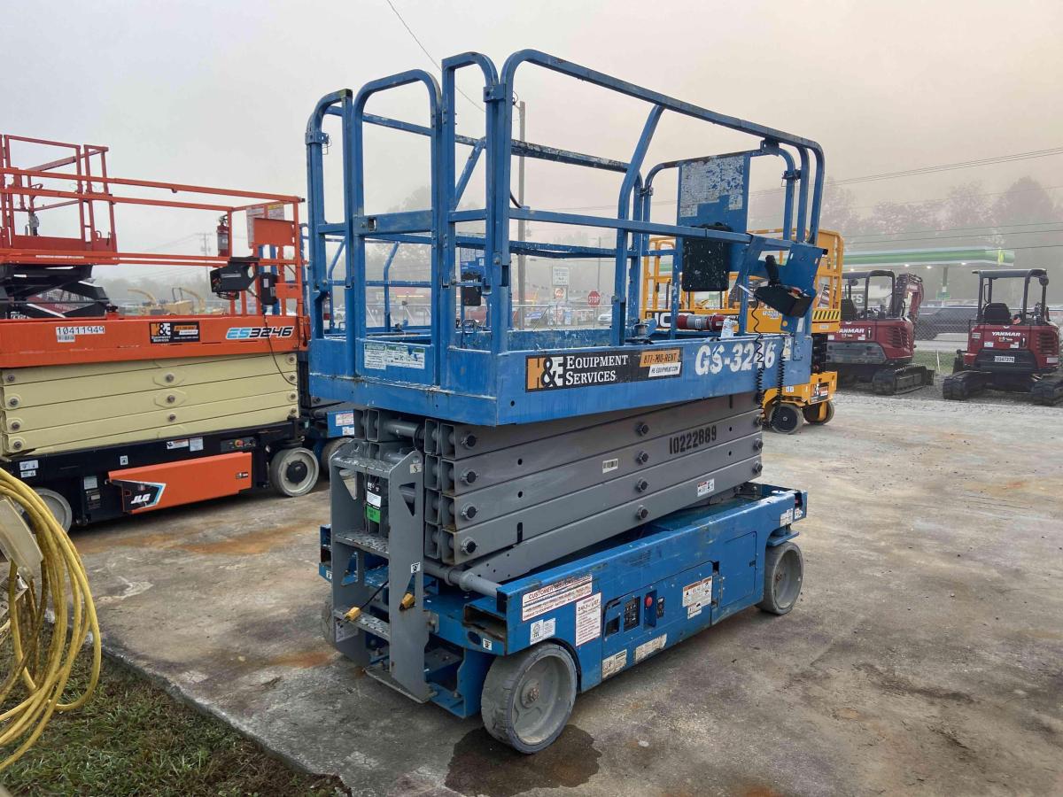 2017 Genie GS-3246