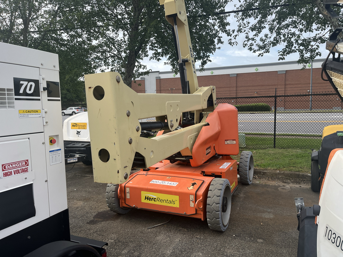 2018 JLG E450AJ