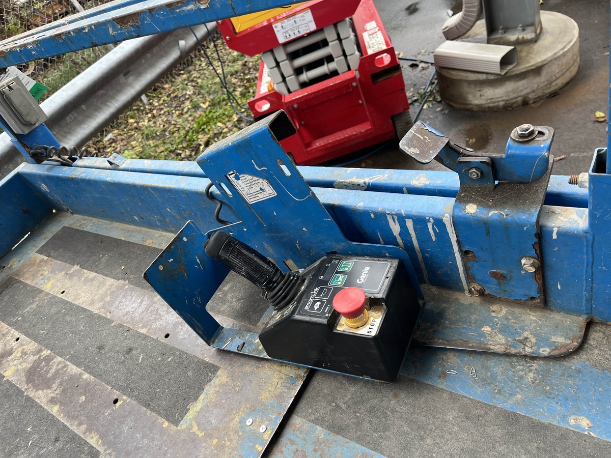 2018 Genie GS-1930-8