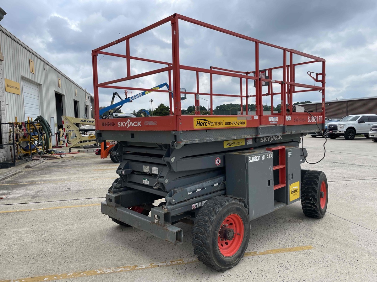 2017 Skyjack SJ8831 RT-4