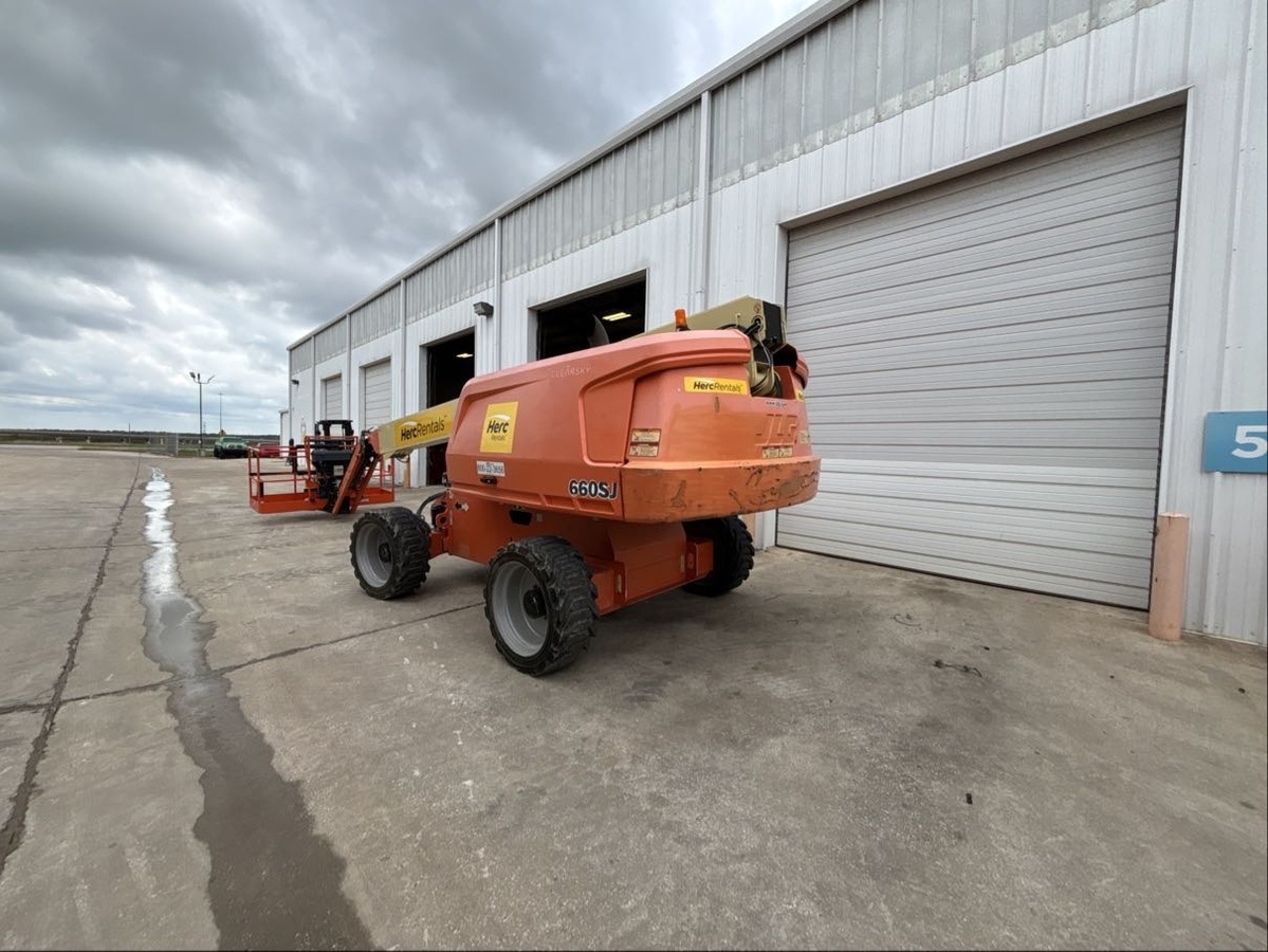 2018 JLG 660SJ-2