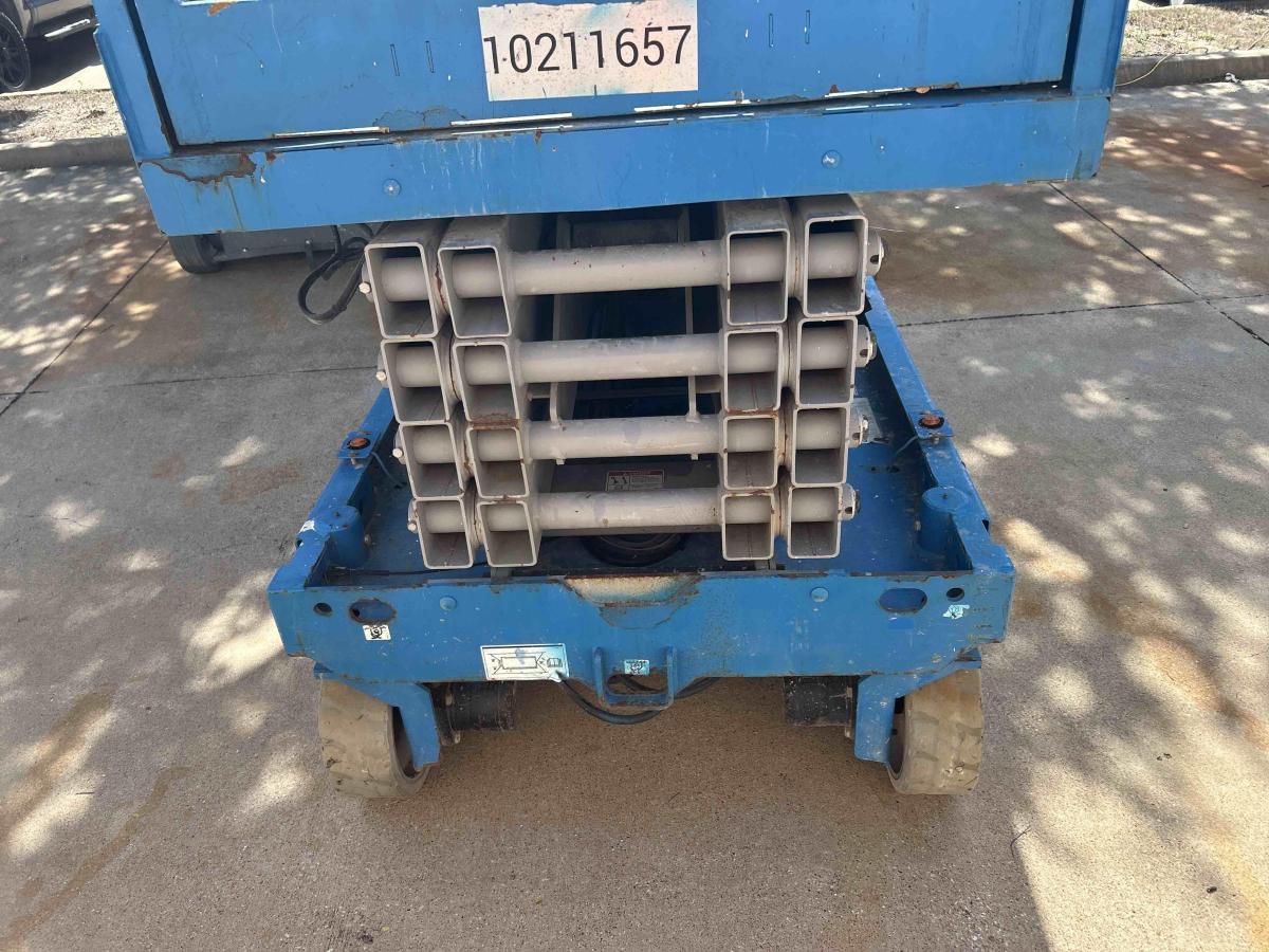 2017 Genie GS-3246-5