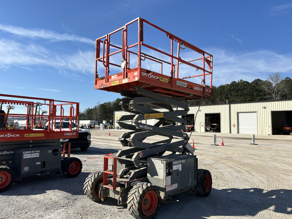 2018 Skyjack SJ-6832RT-20