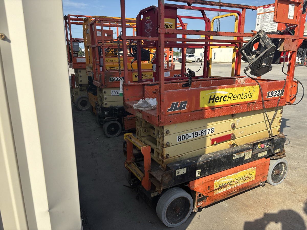 2018 JLG 1932R-4