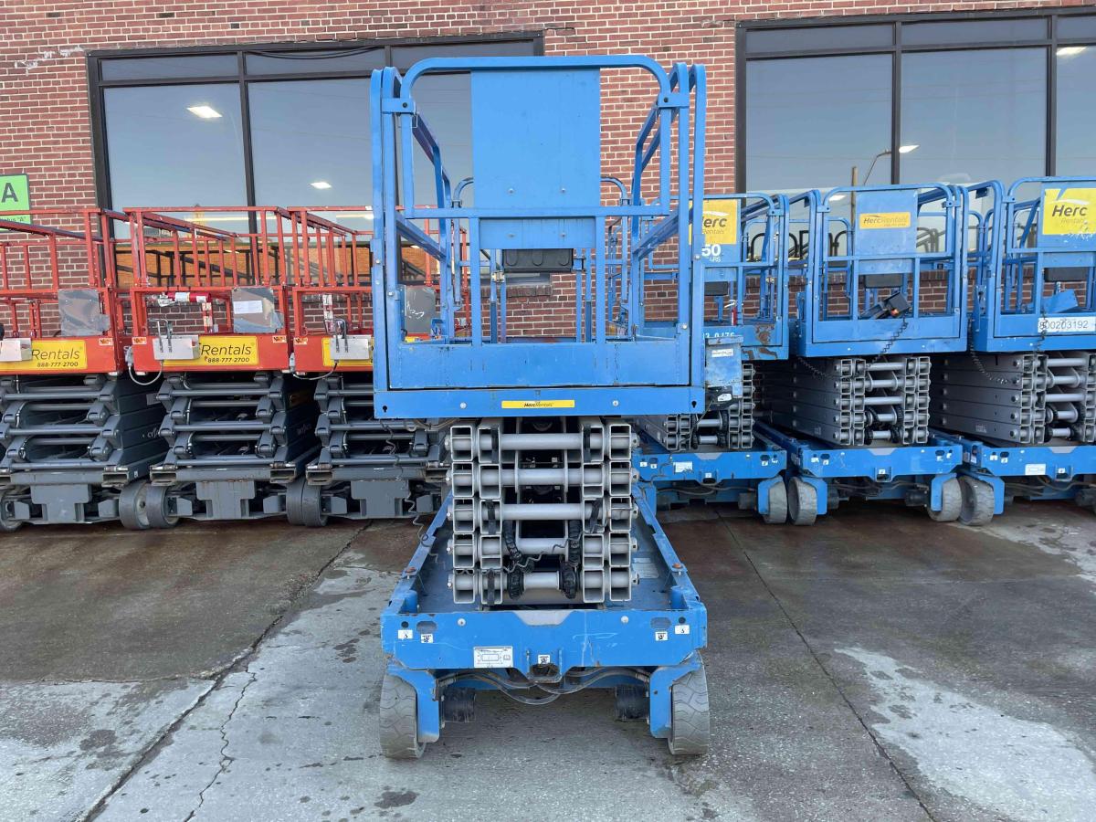 2018 Genie GS-4047