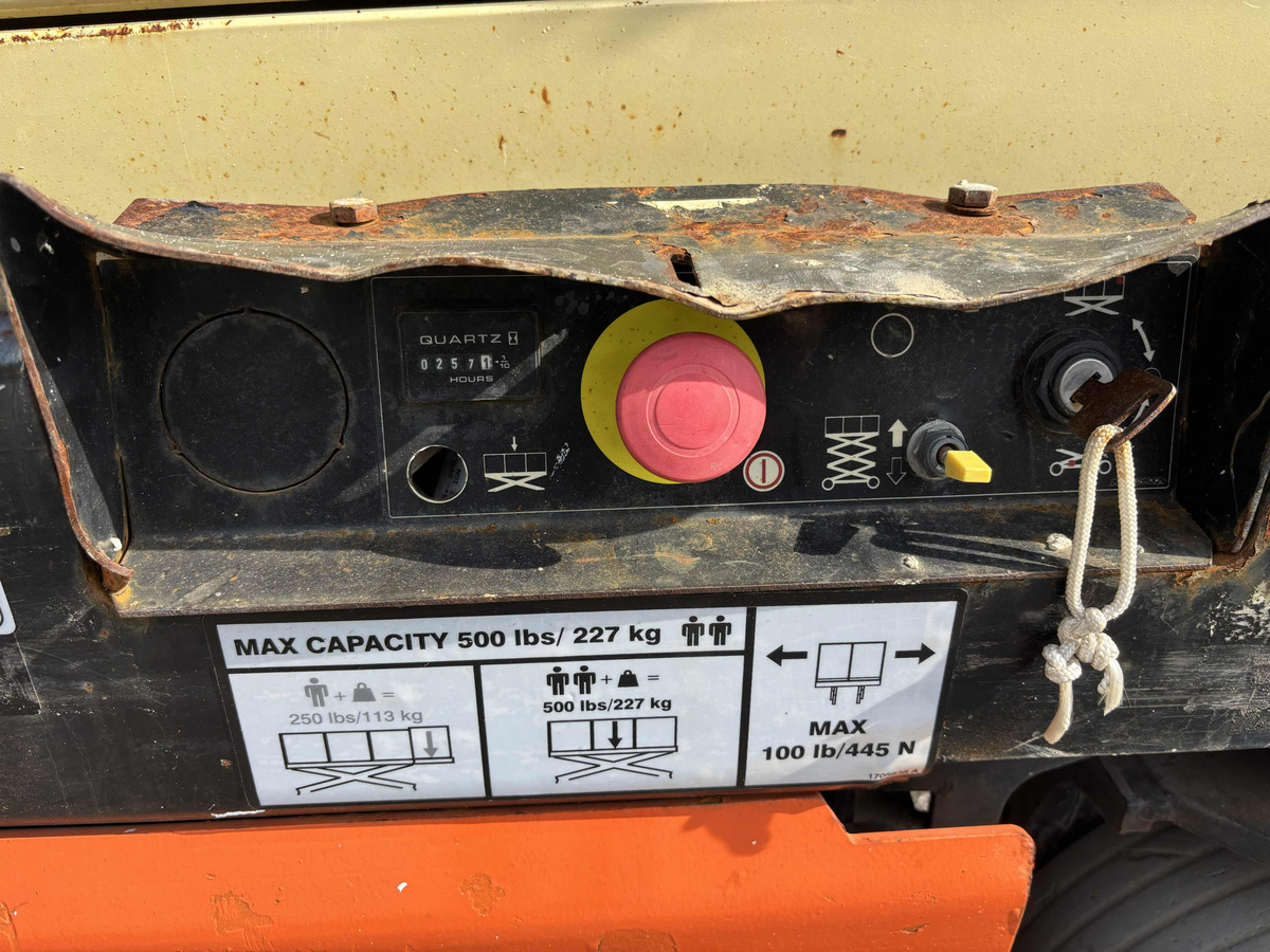 2019 JLG 1932R-7