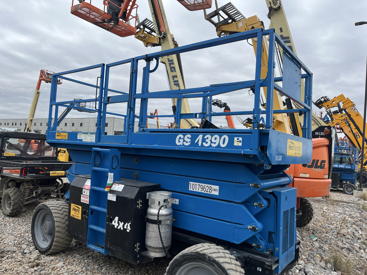 2016 Genie GS-4390 RT-2