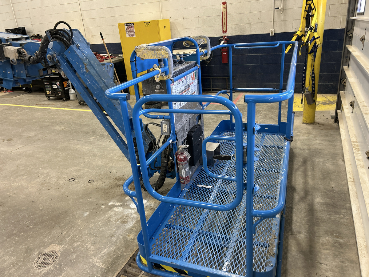 2018 Genie S-85-8