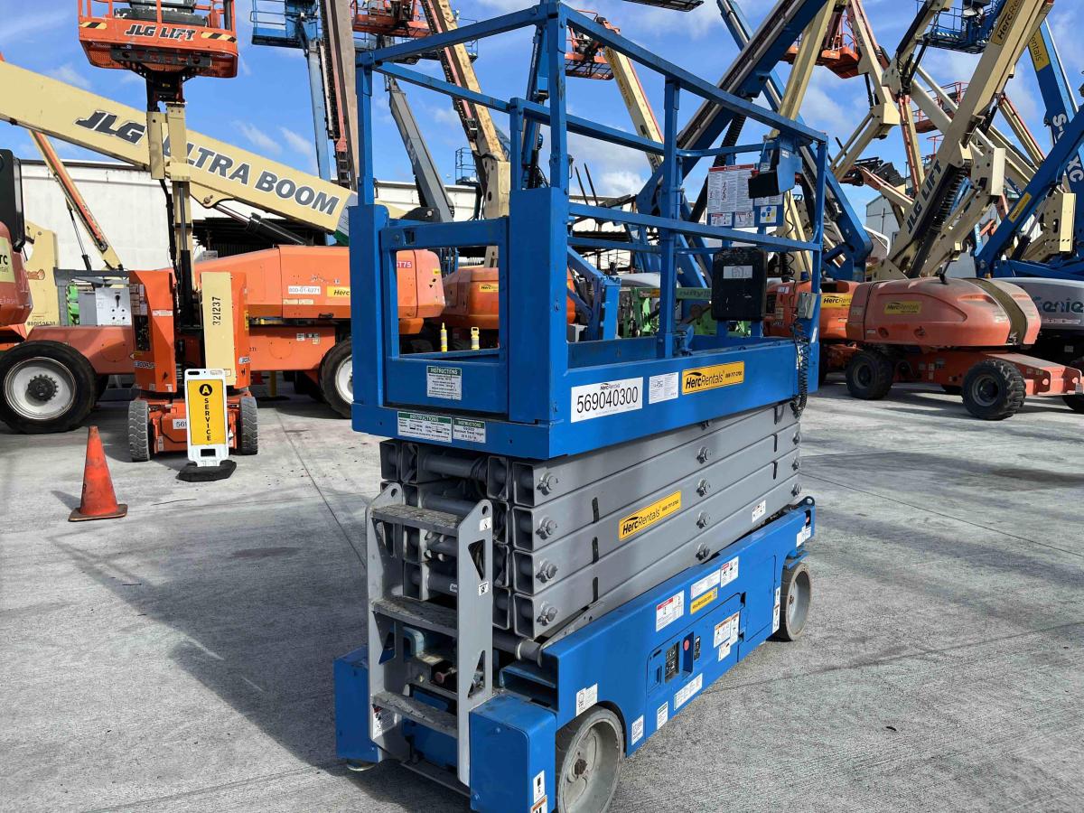 2014 Genie GS-3232