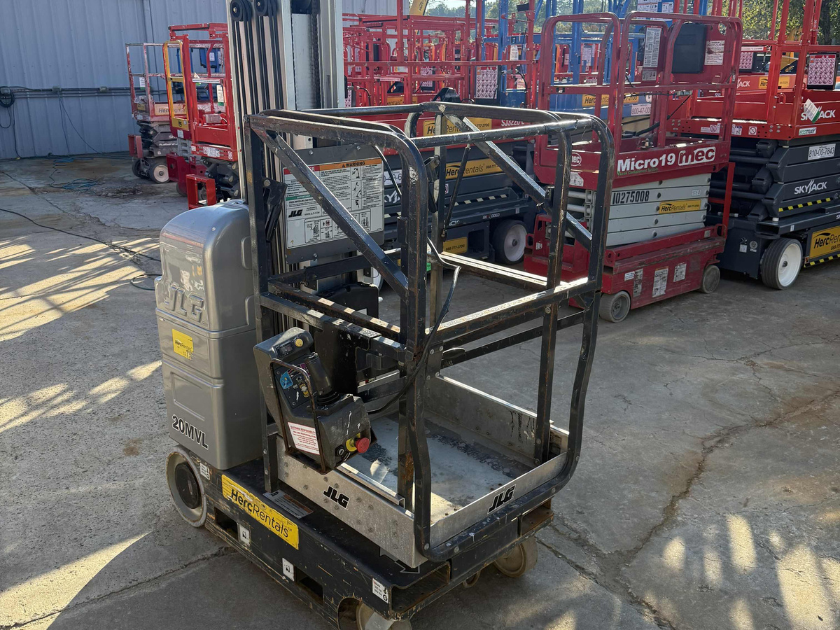 2018 JLG 20MVL