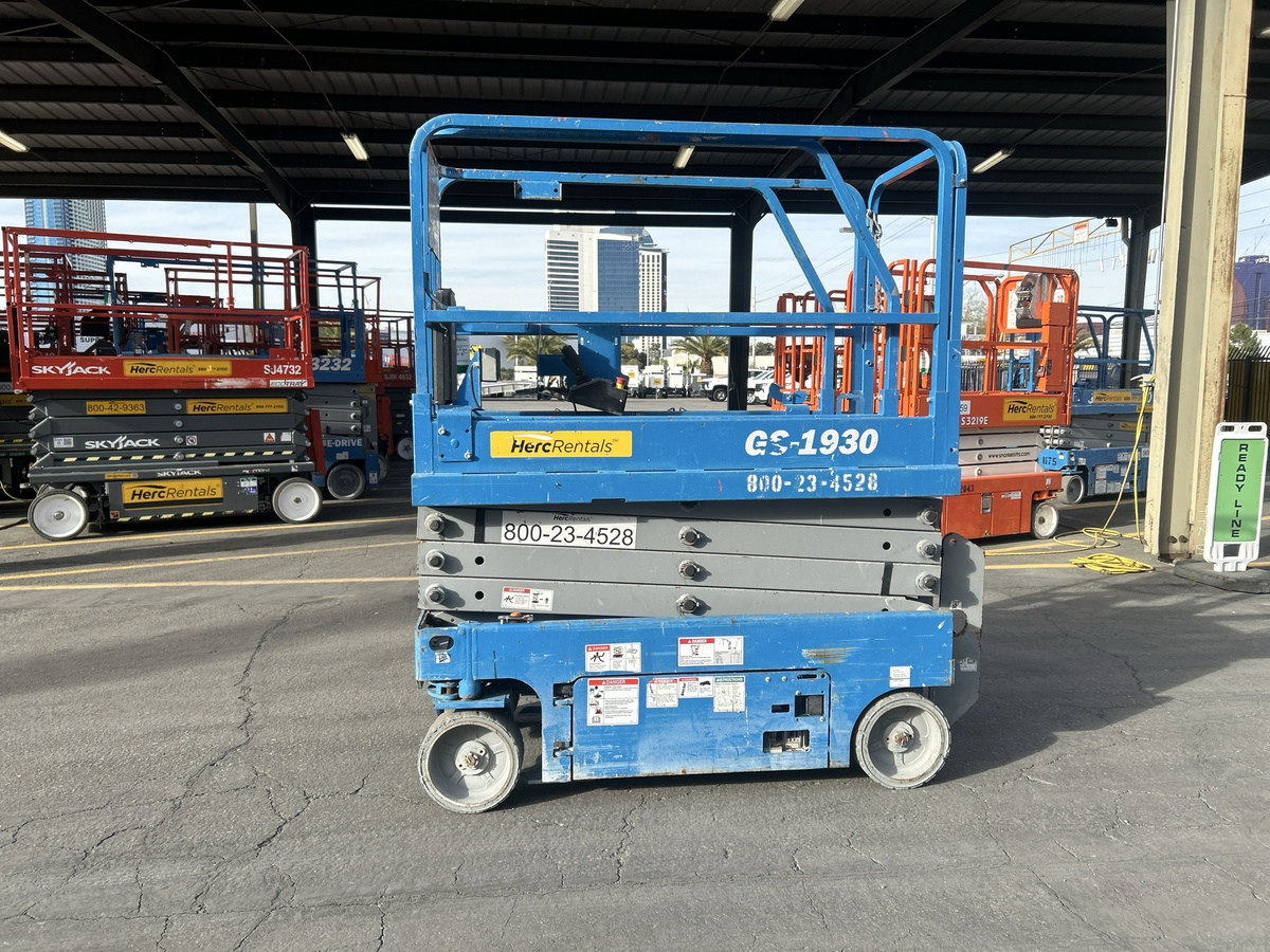 2018 Genie GS-1930