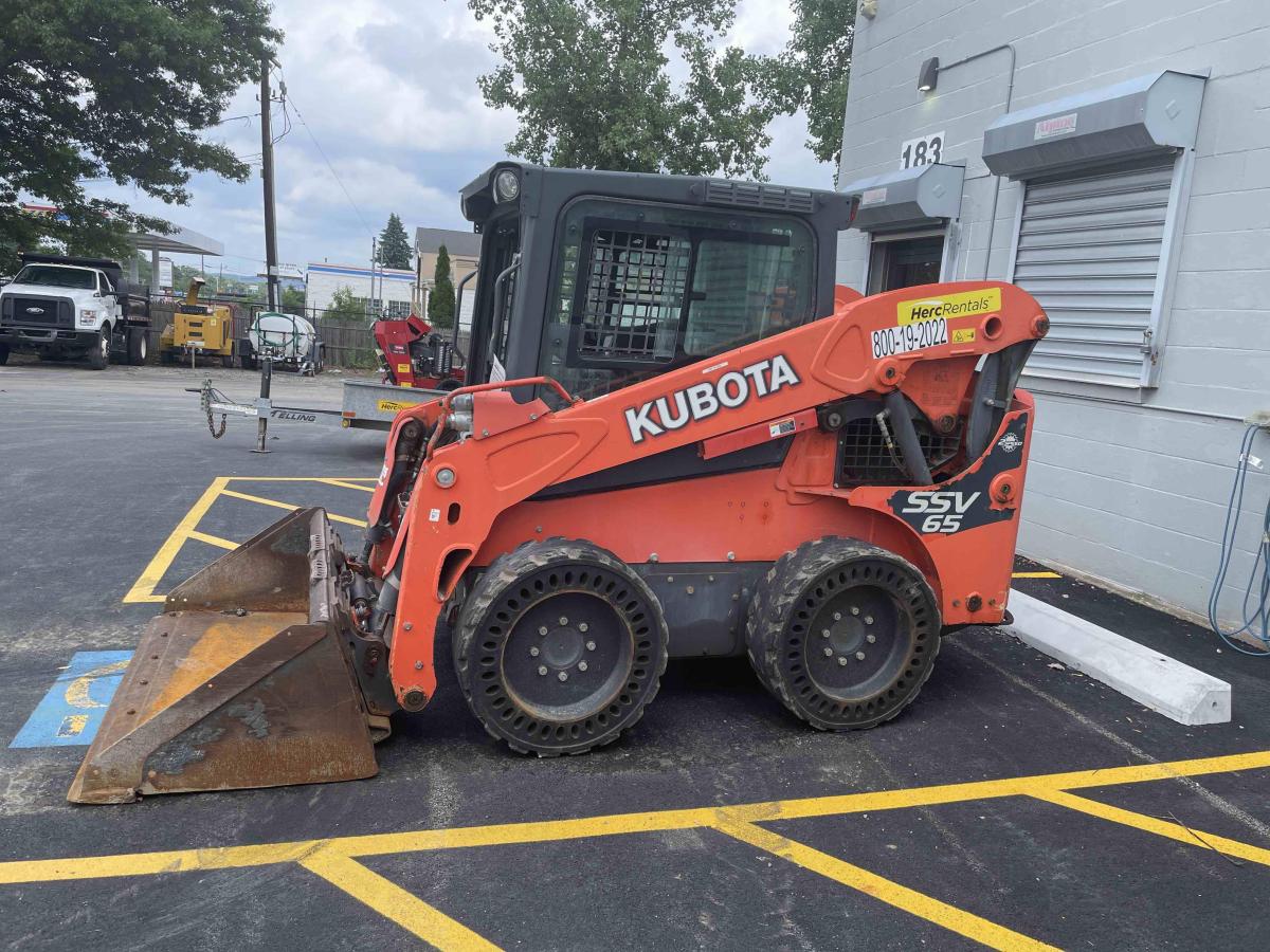 2017 Kubota SSV65