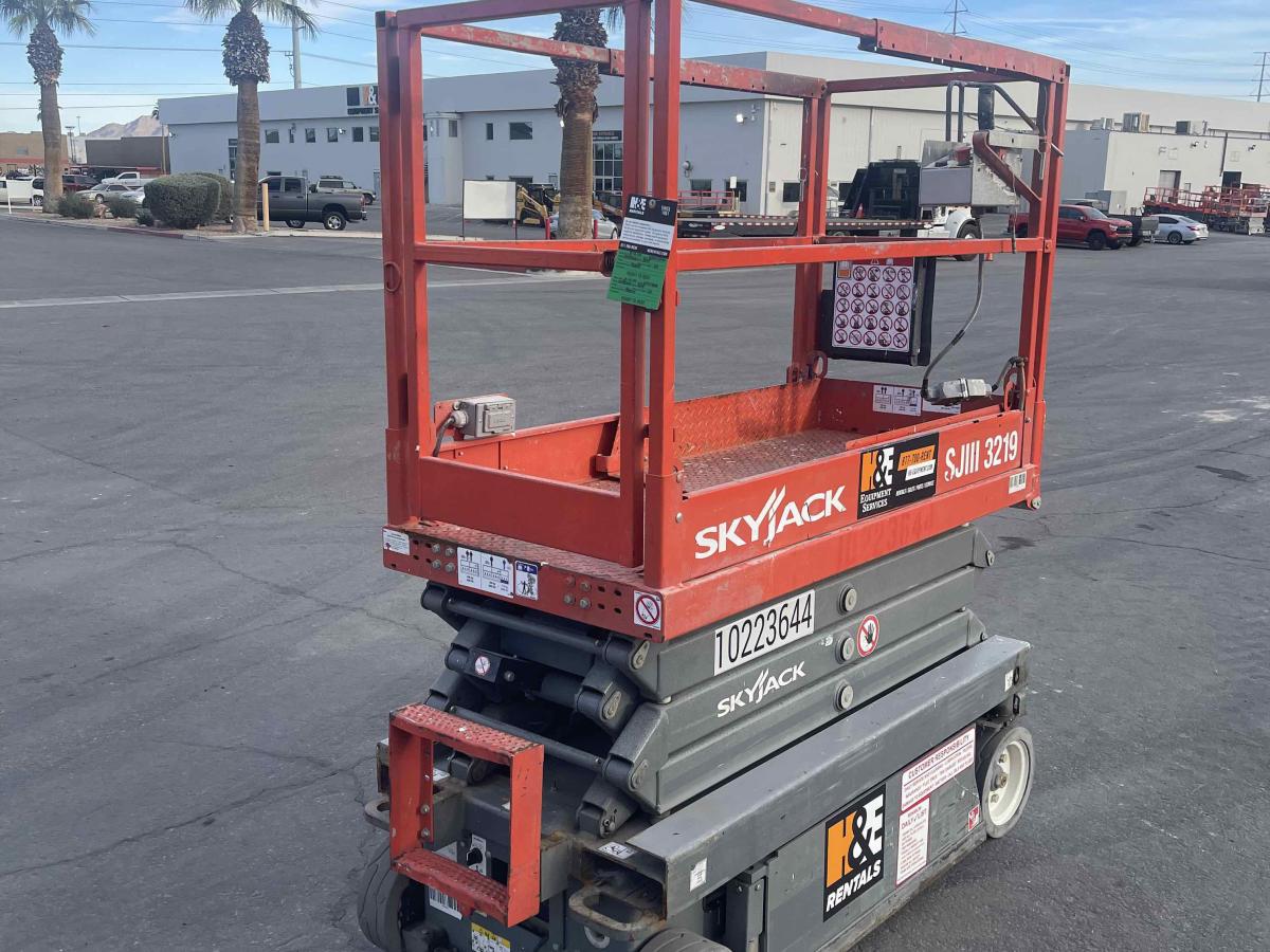 2017 Skyjack SJ3219
