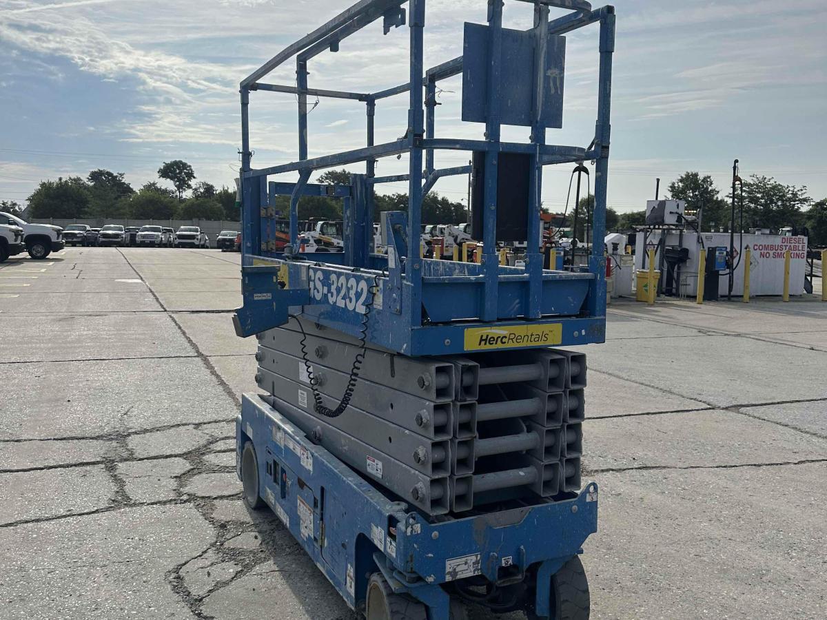 2018 Genie GS-3232-2
