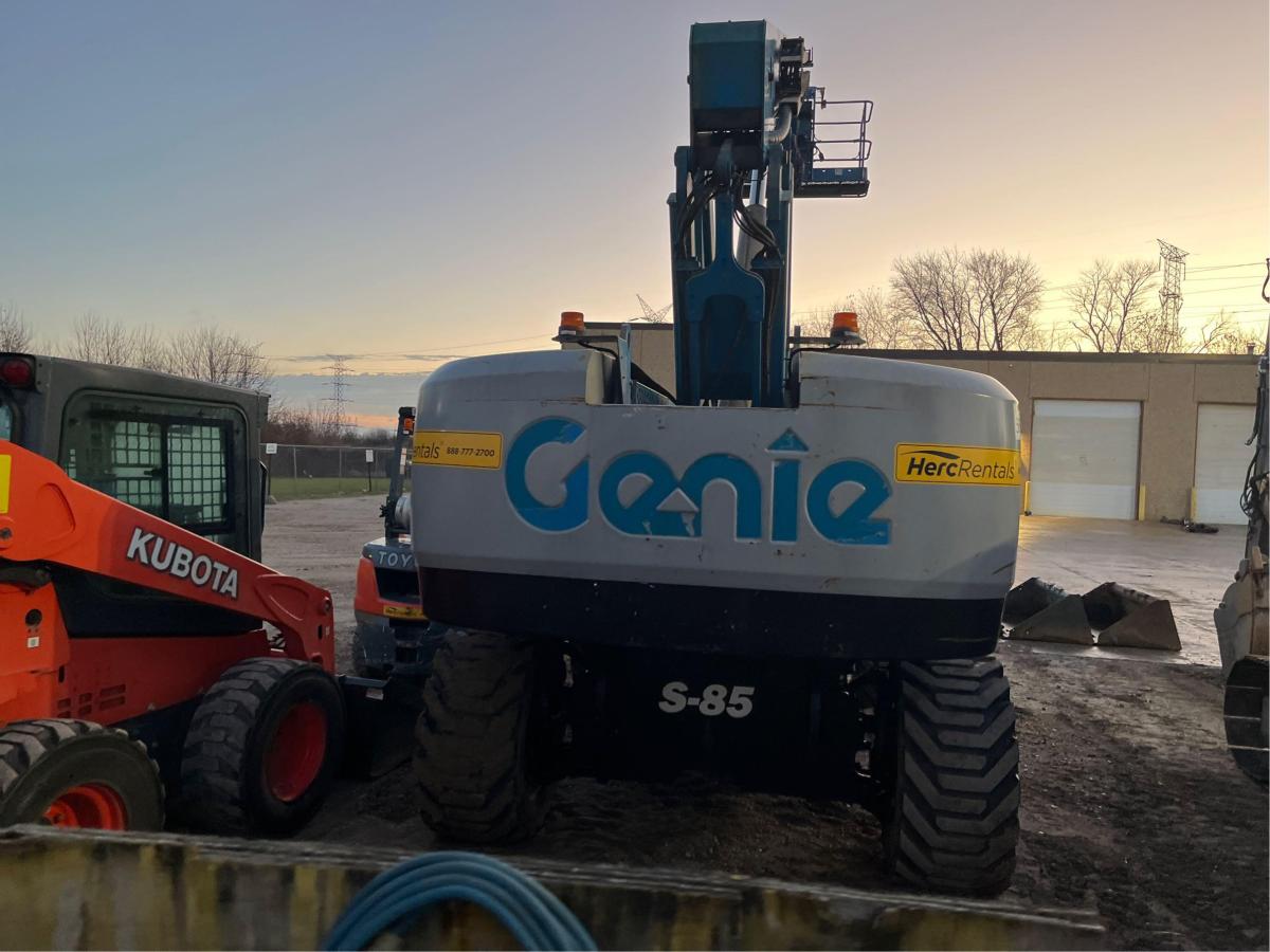 2019 Genie S-85