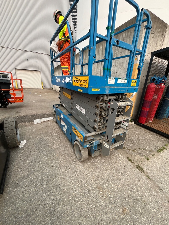2018 Genie GS-4047
