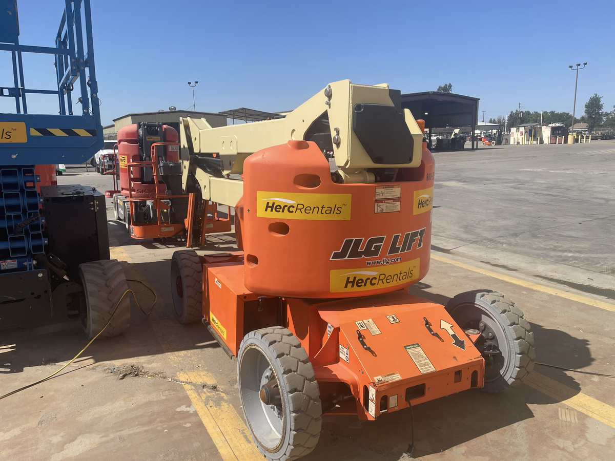 2018 JLG E450AJ-4