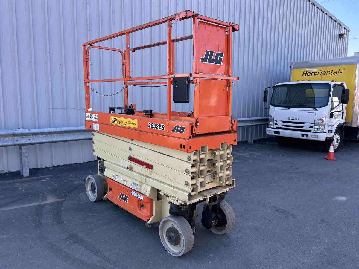 2018 JLG 2632ES
