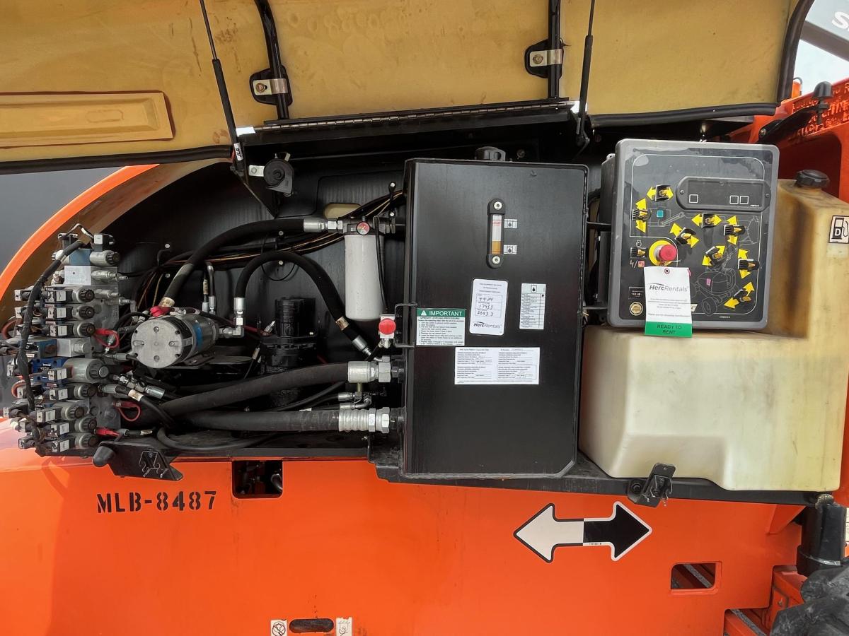 2008 JLG 800AJ