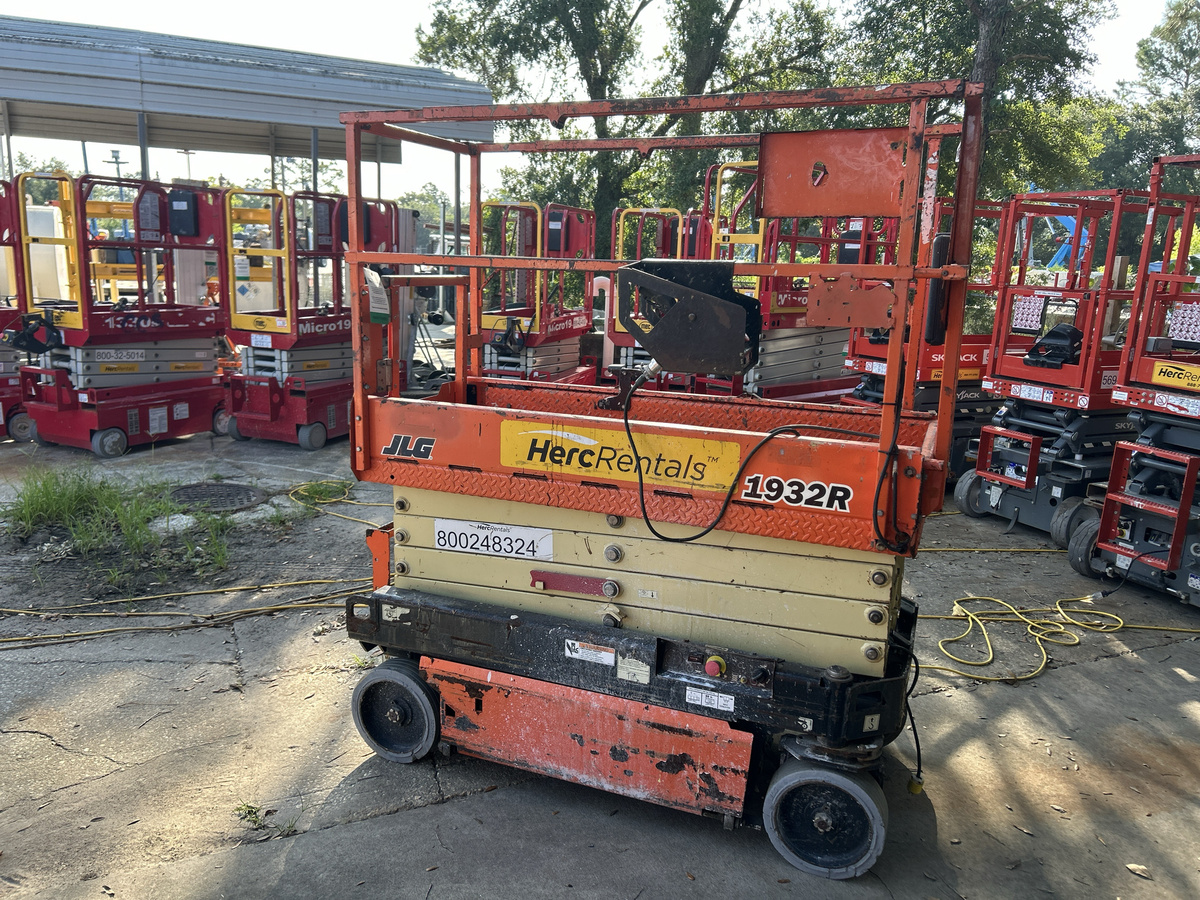 2019 JLG 1932R-3