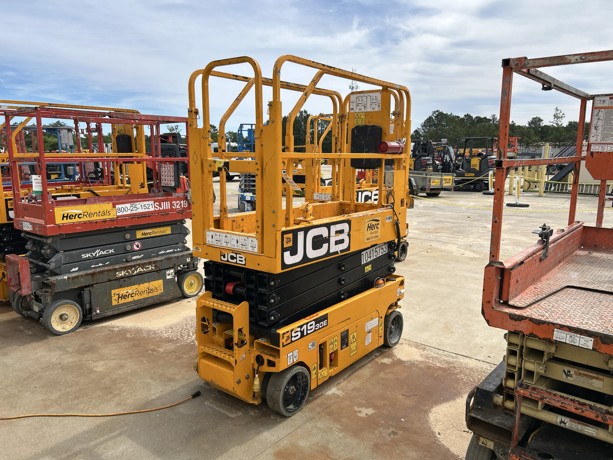 2023 JCB S1930E