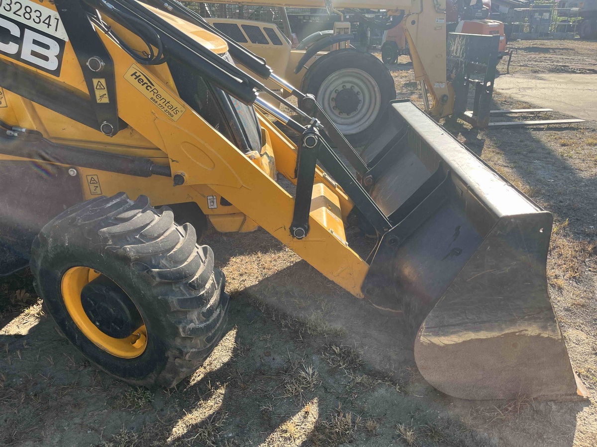 2022 JCB 3CX-3