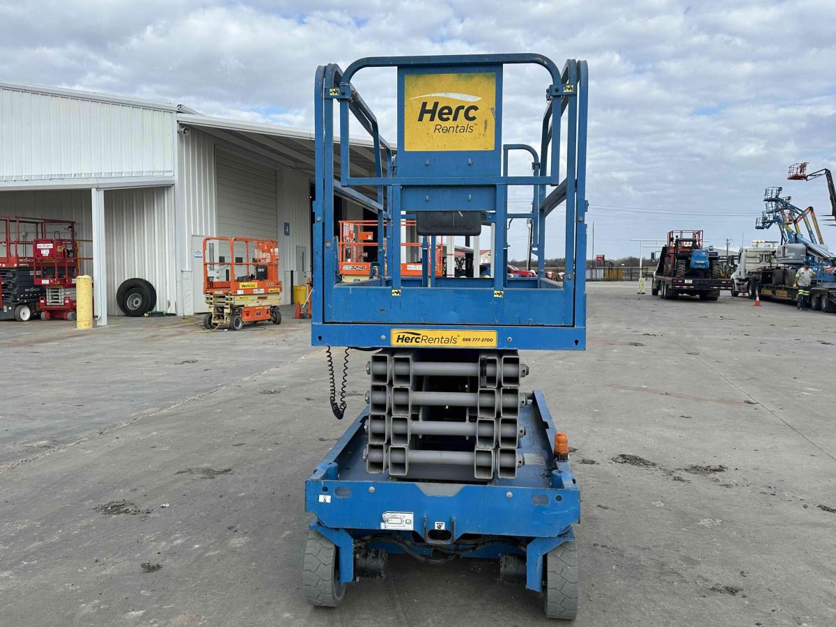 2017 Genie GS-3246