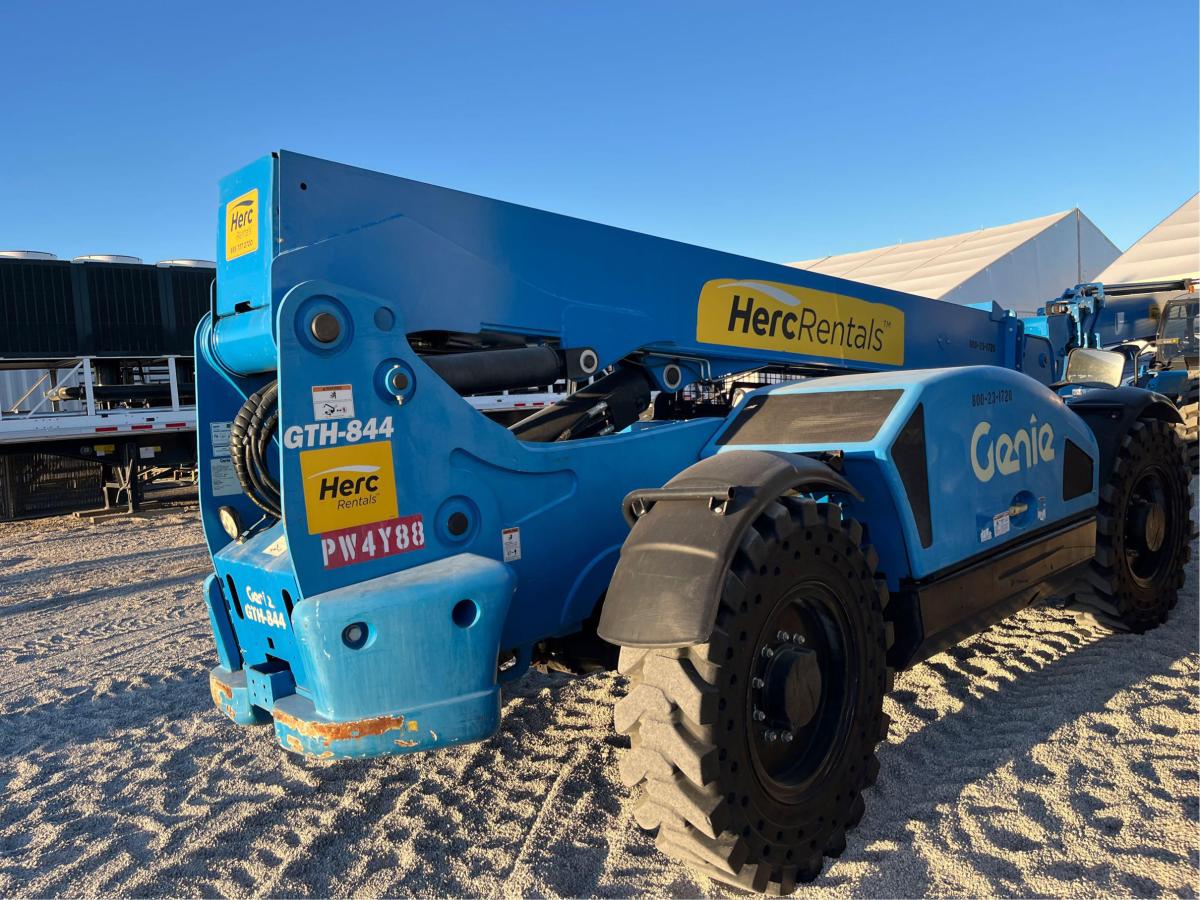 2018 Genie GTH 844