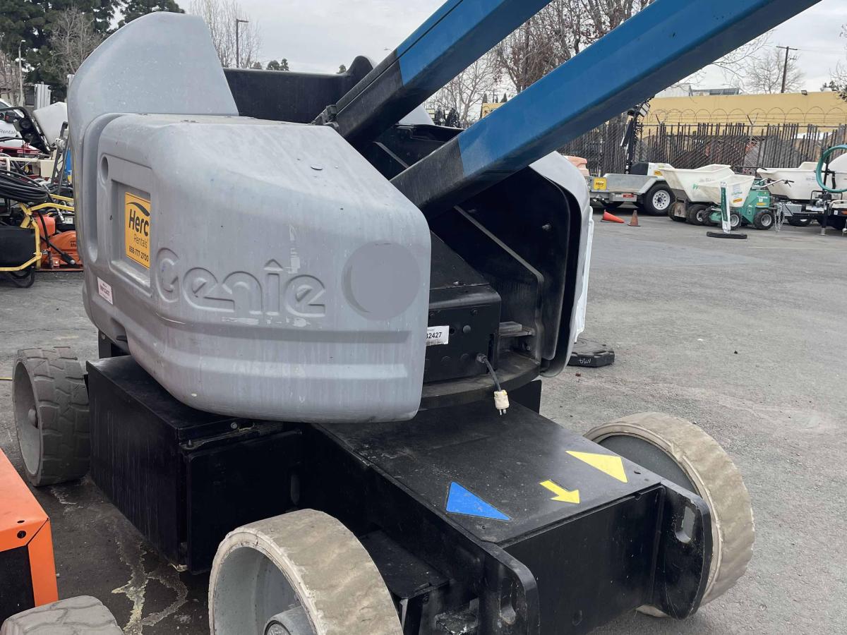 2011 Genie Z-40/23 N