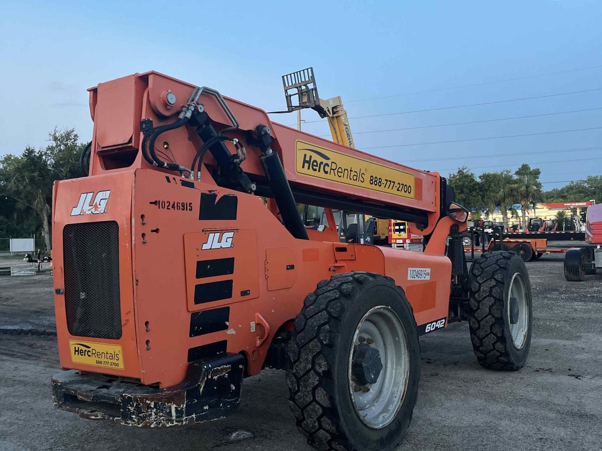 2019 SkyTrak 6042-8