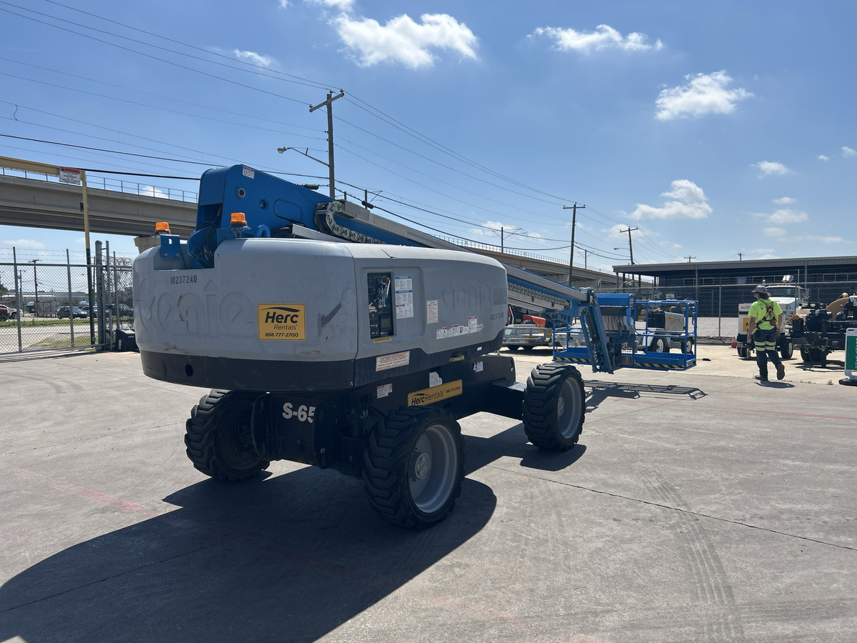 2018 Genie S-65