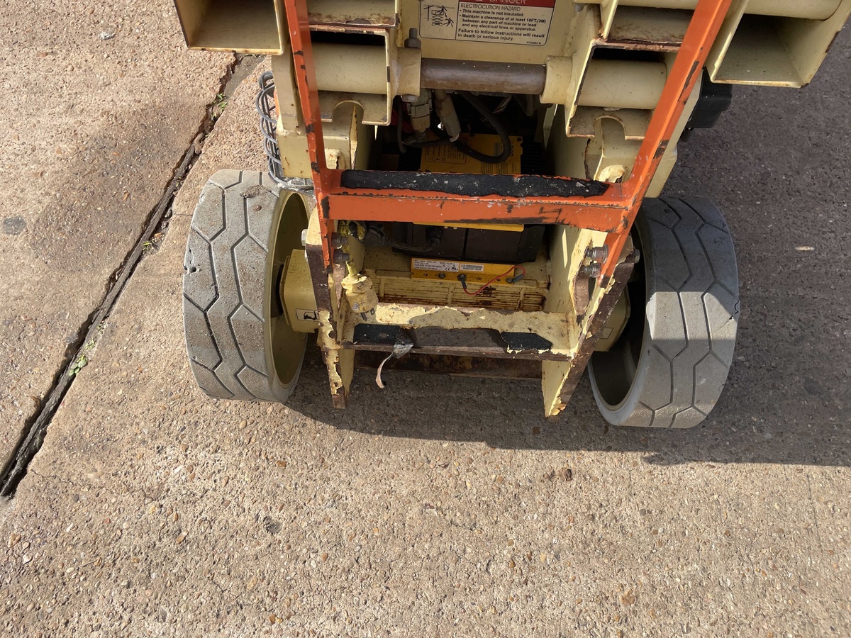 2018 JLG 2632ES-10
